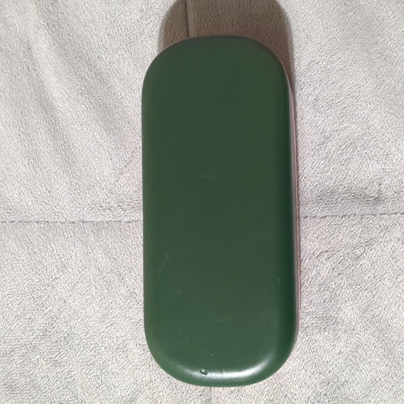 Kate Spade hard eye glasses case in pink & green - Picture 4 of 9